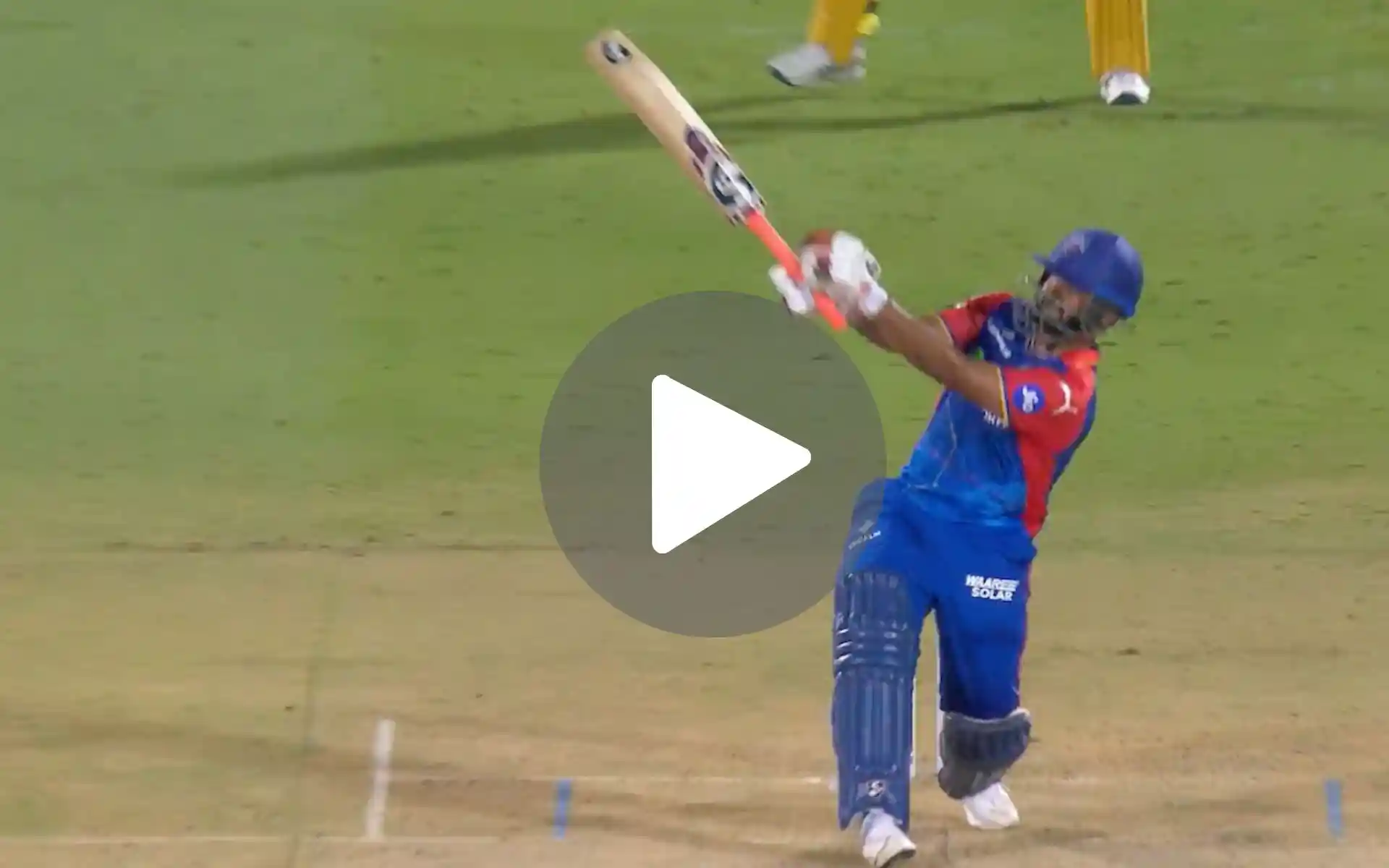 [Watch] Rishabh Pant’s ‘Trademark One-Handed Six’ Vs Mustafizur Lands Among CSK Fans